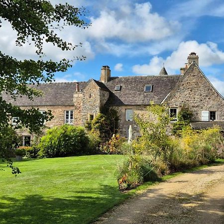 Gite De Charme Au Manoir Du Plessis-Quinquis Sainte-Seve Eksteriør billede